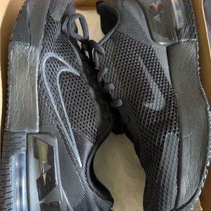 Nike Men's Black Mesh Athletic Sneakers